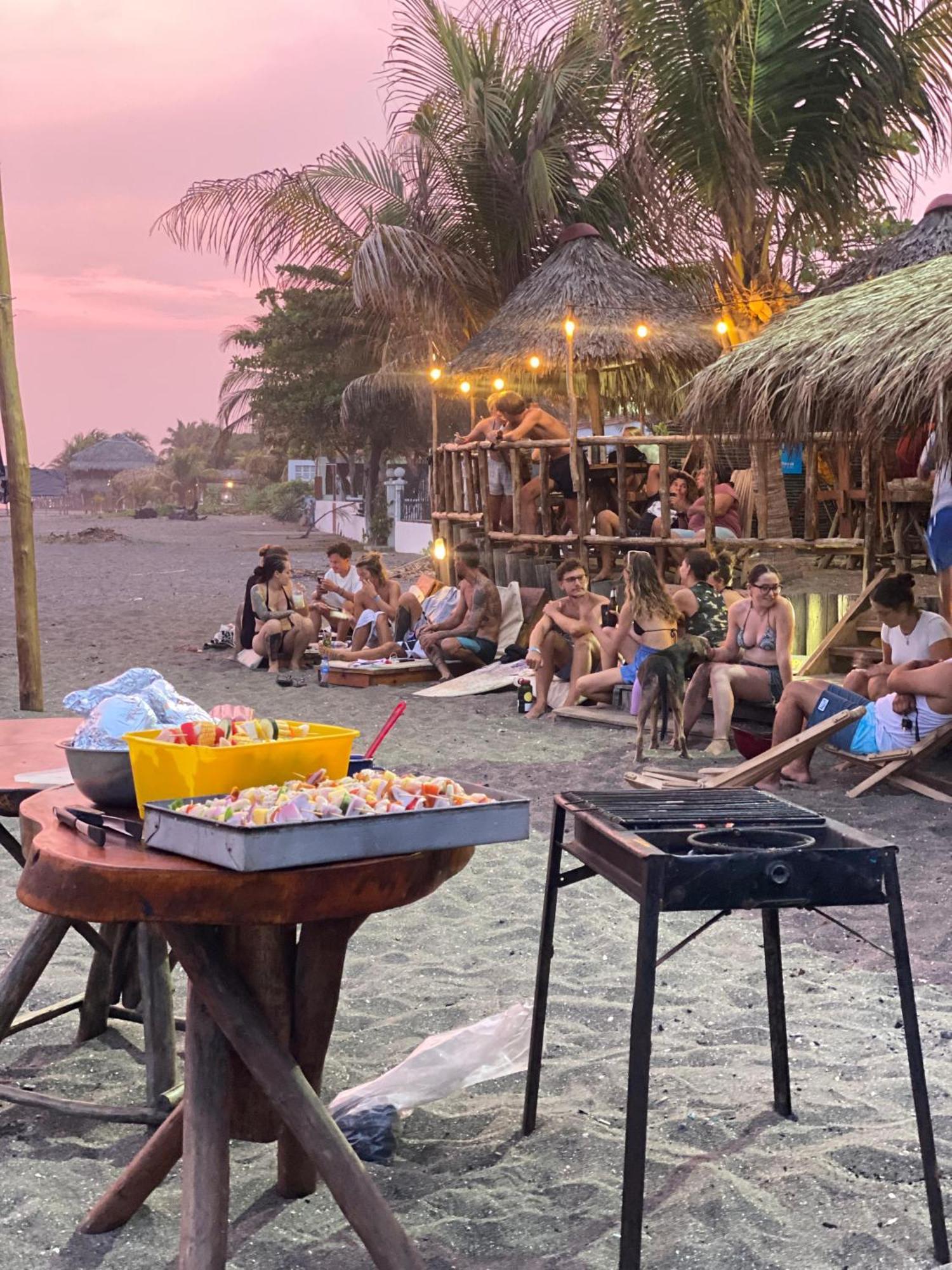 Mano A Mano Eco Hostal Las Penitas Ngoại thất bức ảnh